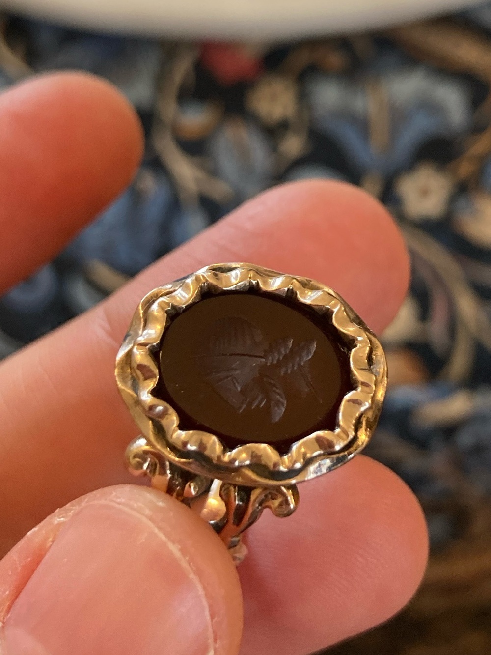 Antique Victorian? Carved Carnelian Intaglio Engraved Gold Ring - Picture 6 of 17